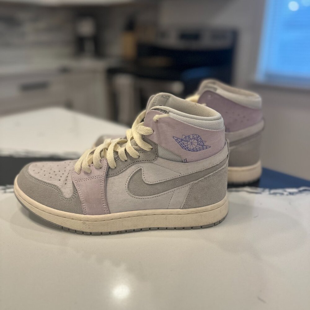 Air Jordan 1 Zoom Comfort Sneaker in Phonton Dust, Smoke Grey, Barely Grape